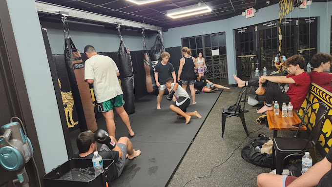 adult muay thai gym