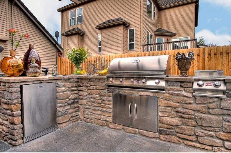 outdoor kitchen installers