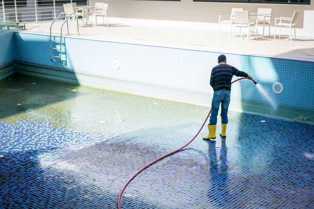 How to Keep Your Pool Sparkling Clean All Year Round