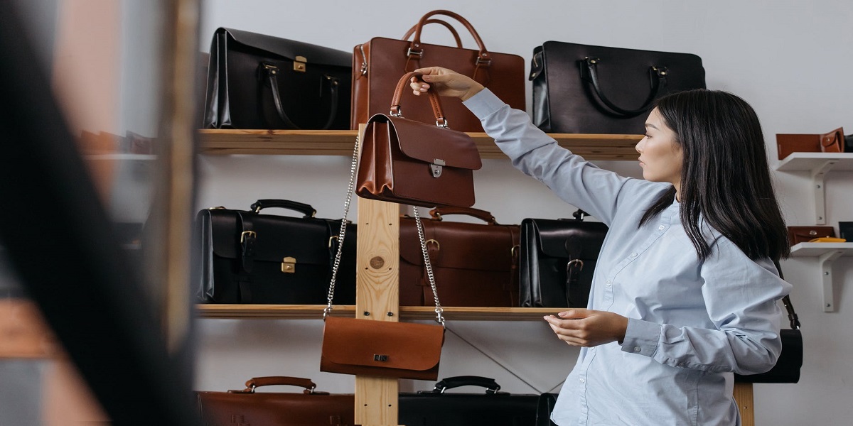 LEATHER BAGS