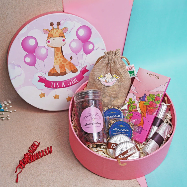 baby announcement hampers