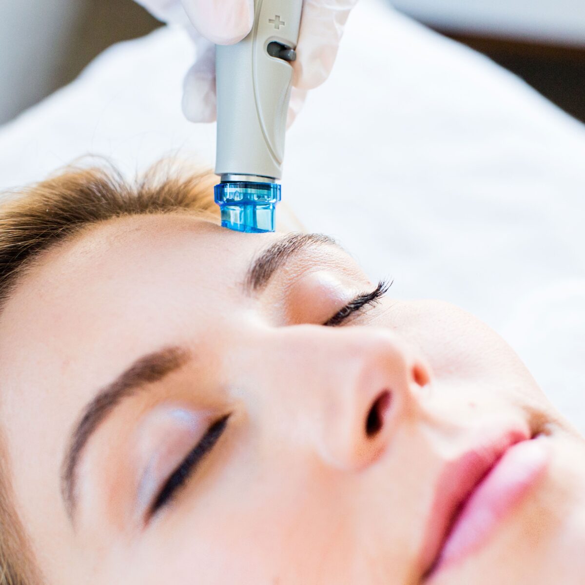 Hydrafacial vs. Regular Facial: What’s the Difference?