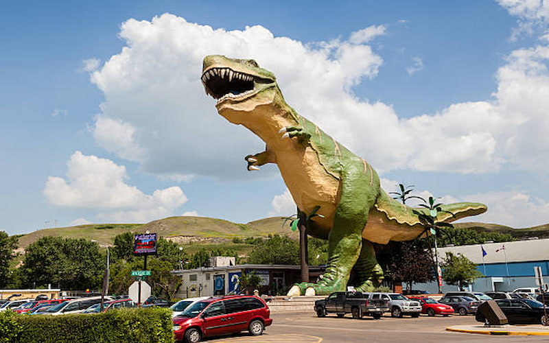 roadside attractions in Canada
