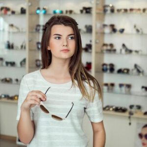 Finding the Best Eyewear Shop Near Me: A Complete Guide to Choosing the Perfect