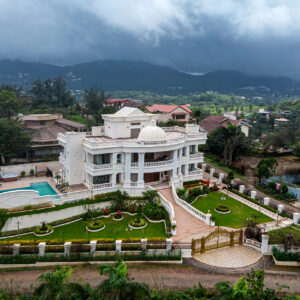 Lonavala villa with swimming pool and 6 BHK